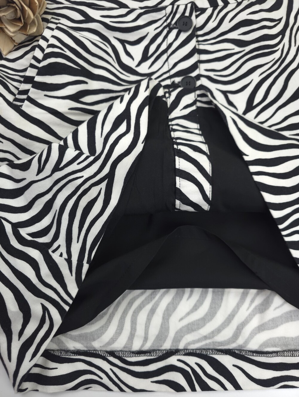 Talbots Zebra Print Button-Front Skirt — Black & White Size 10 - Picture 5 of 9